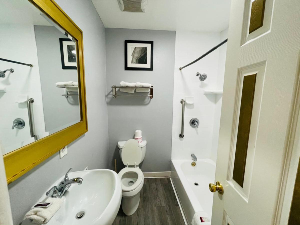 Casa Blanca Inn & Suites Whittier Dış mekan fotoğraf