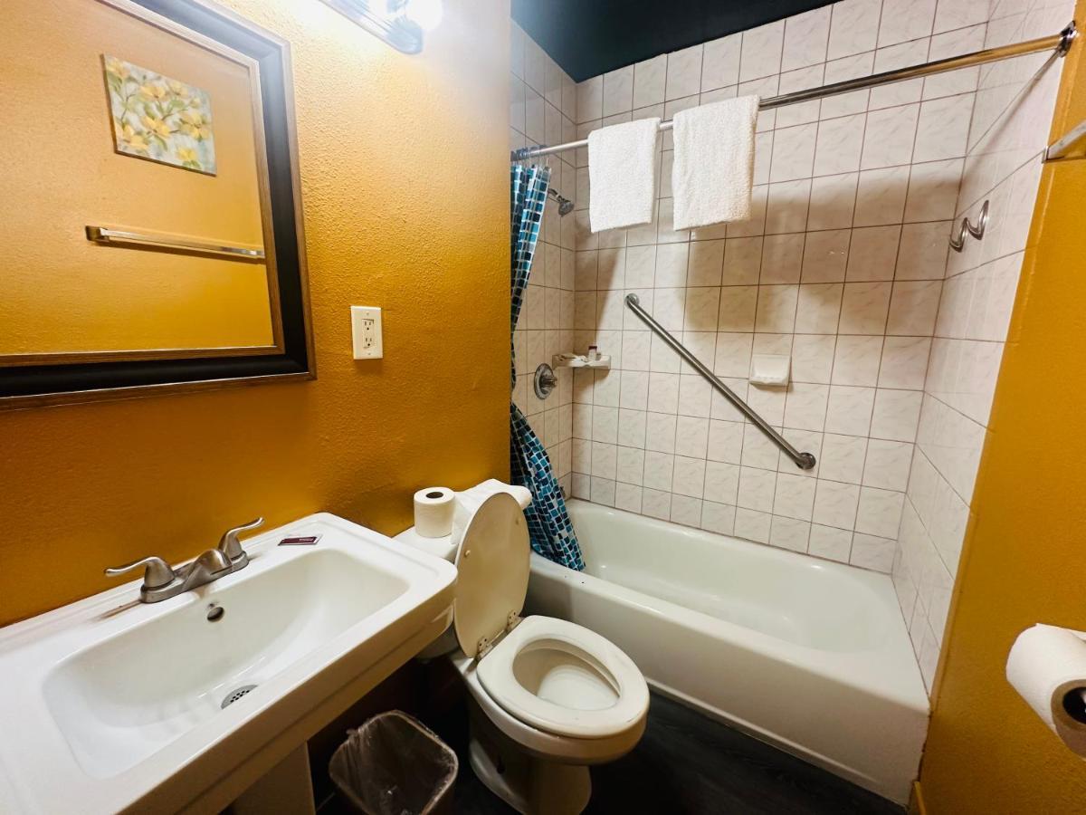 Casa Blanca Inn & Suites Whittier Dış mekan fotoğraf