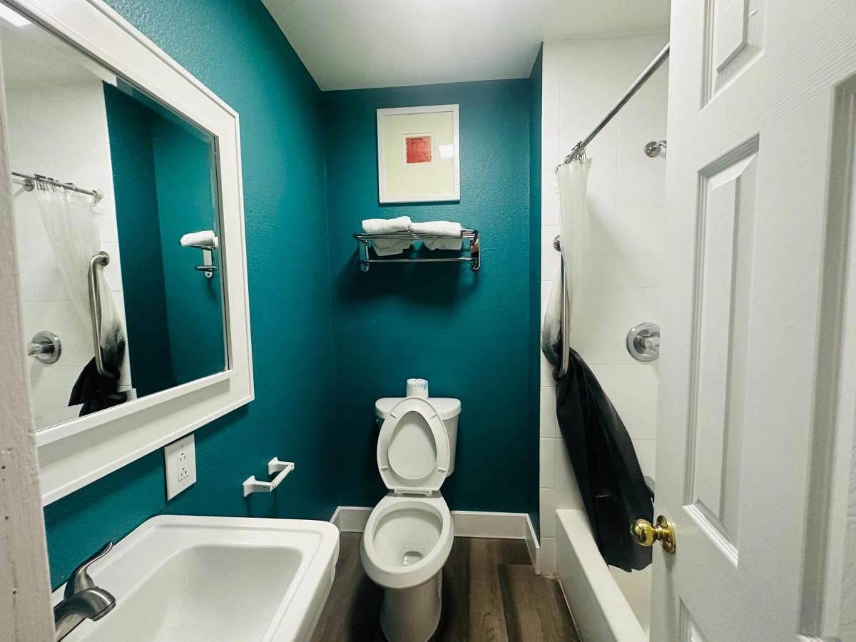 Casa Blanca Inn & Suites Whittier Dış mekan fotoğraf